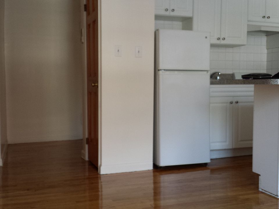 2nd image of 1 Charles St APT 6