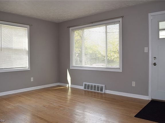 4th image of 432 Columbus St