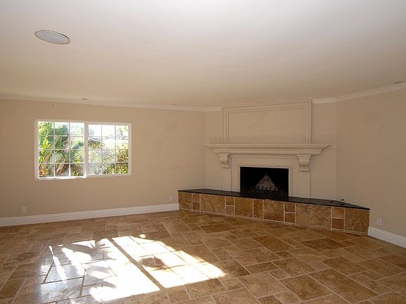 Additional Living Room