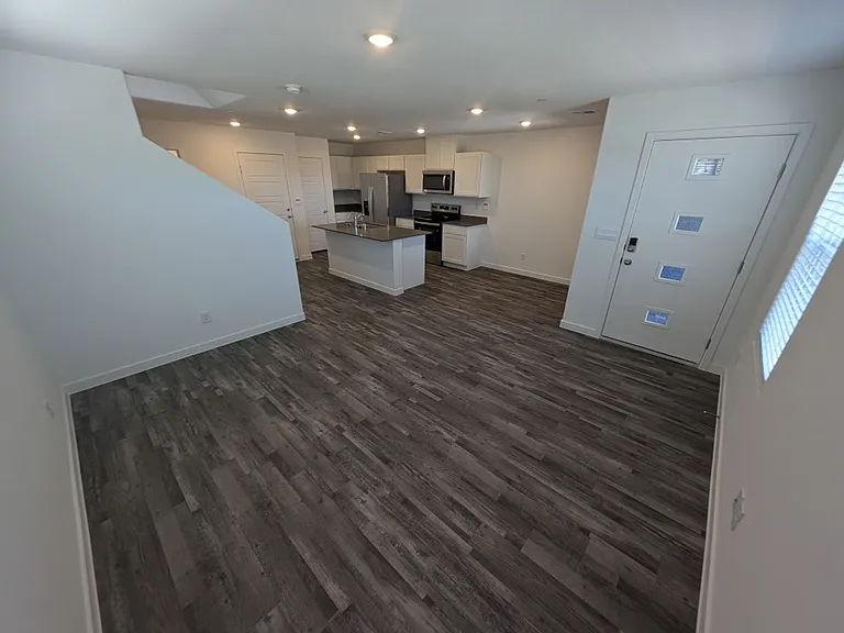 484 Golden Myna Ave — Photo 5