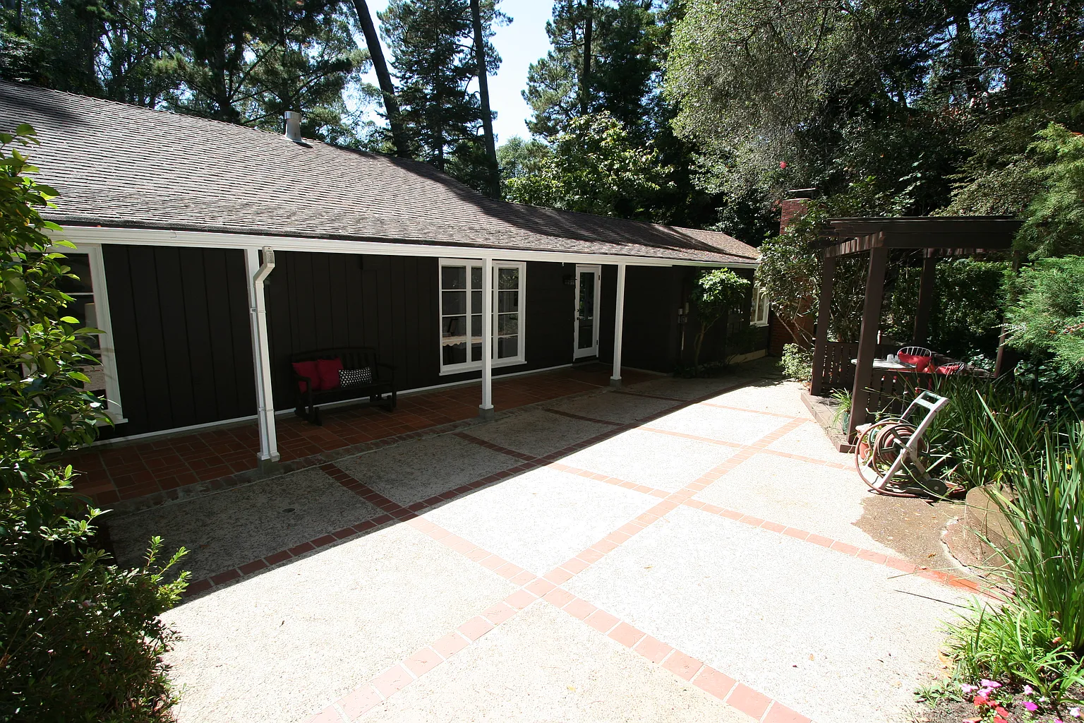 6779 Aitken Dr photo 1