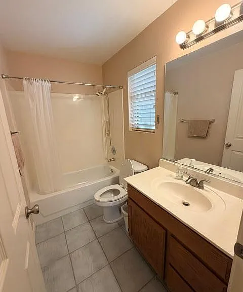 2560 S Vineyard — Photo 19