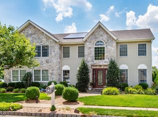 36 Foxboro Rd, Wayne, NJ 07470