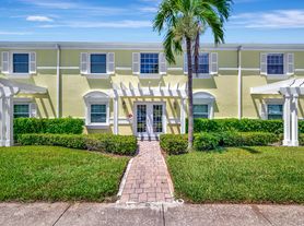 117 Pompano Dr SE