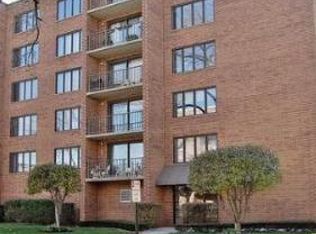 1389 Perry St APT 401, Des Plaines, IL