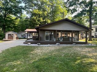 5230 Pointview Dr, Harrison, MI 48625