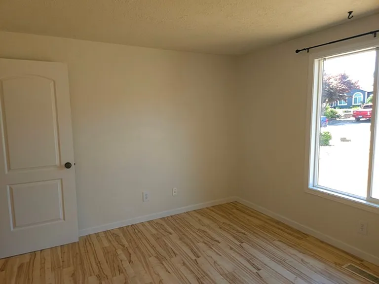 5536 Cottonwood Ct S — Photo 15