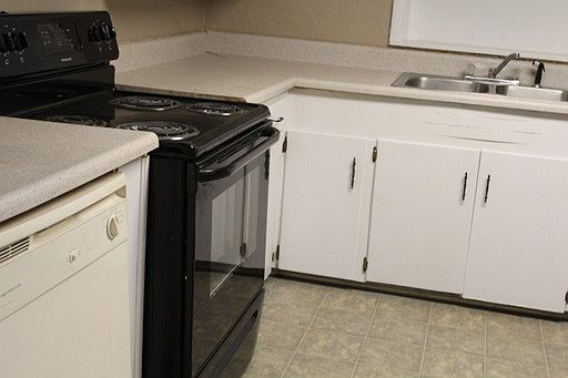 2nd image of 2977 Hall St