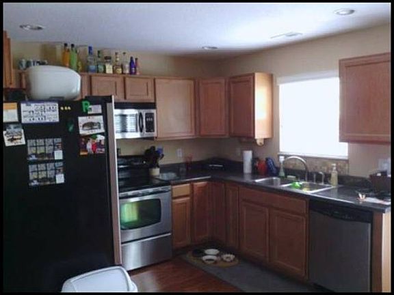 4th image of 830 Blue Spruce Way
