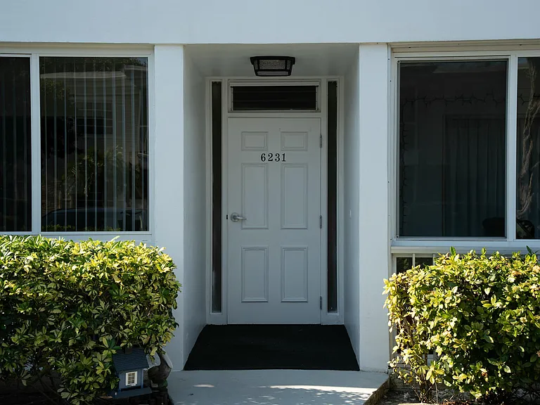 6231 Bay Club Dr #4 — Photo 15
