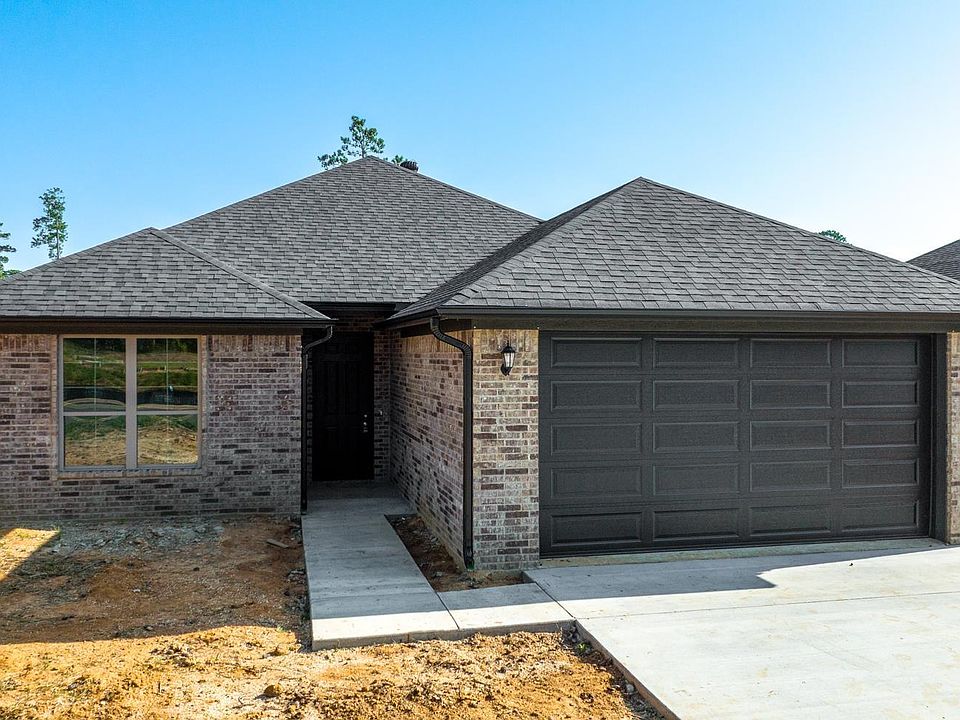 1st image of 272 Oak Valley Dr