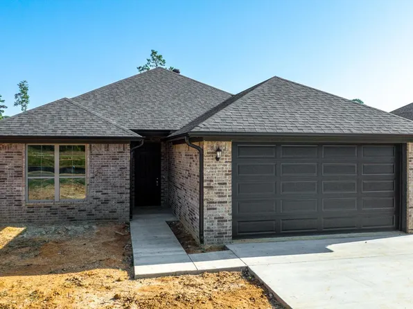 272 Oak Valley Dr, Gilmer, TX 75644