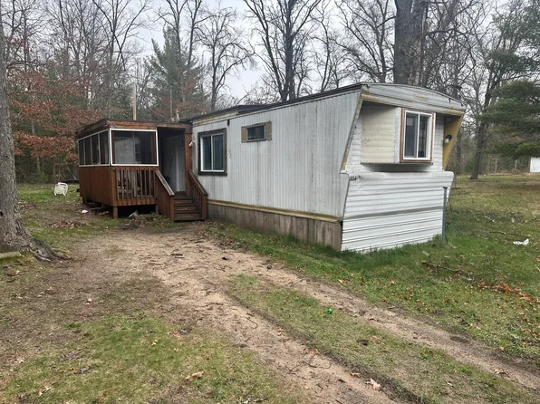 1156 E Michigan, Idlewild, MI 49642