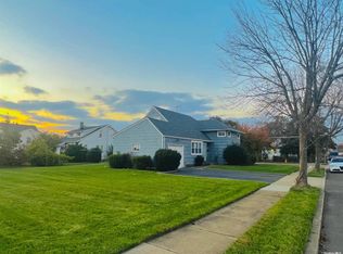 385 N Columbus Ave, Freeport, NY 11520