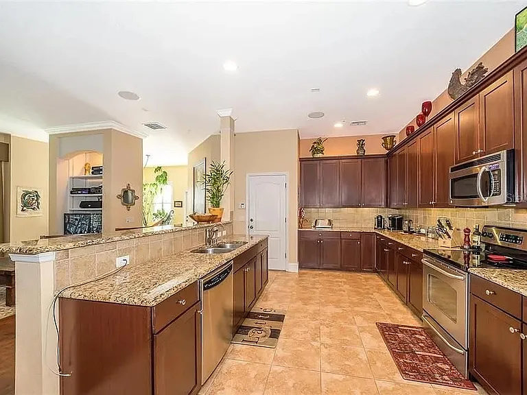 5310 Horton Ln — Photo 9