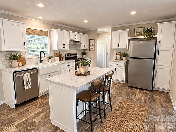 4th image of 3716 Piney Rd