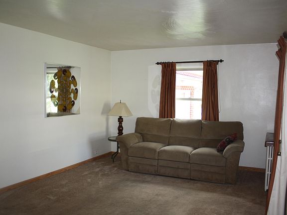 3rd image of 420 Orient Ave