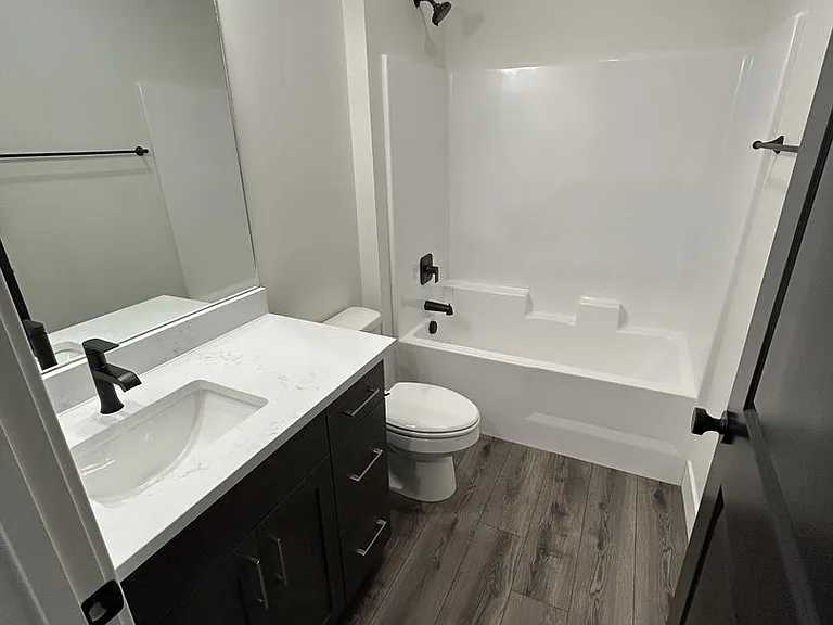 686 S Cutler Ave — Photo 8