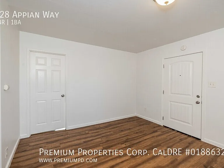 928 Appian Way — Photo 14