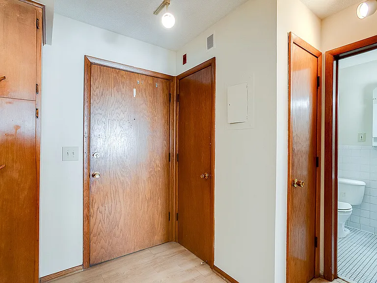 424 W 24th St — Photo 11
