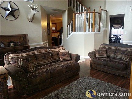 3rd image of 7621 Doris Ct