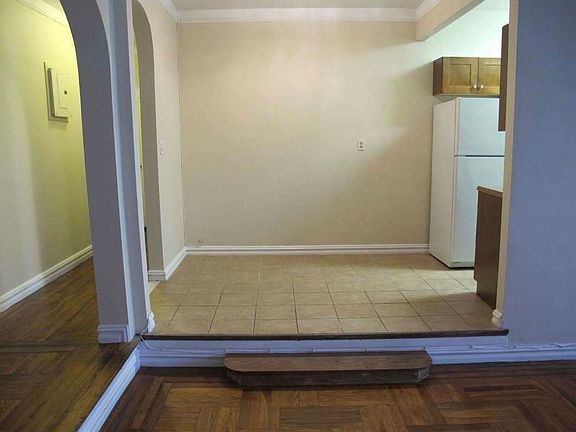 2nd image of 4107 42nd St APT 2