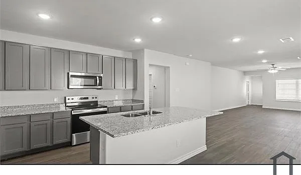 3 bed, 1412 sqft, $2,400 — Photo 2