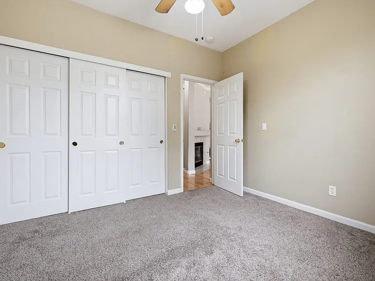 722 Summer Ln — Photo 15