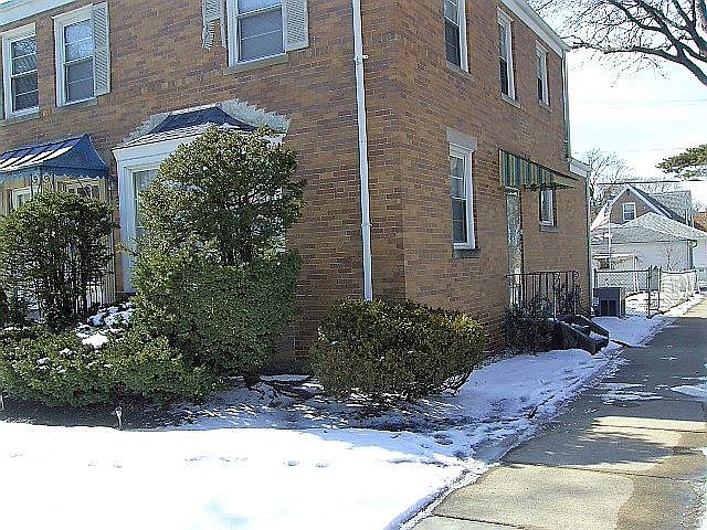 1st image of 3458 N Oak Park Ave
