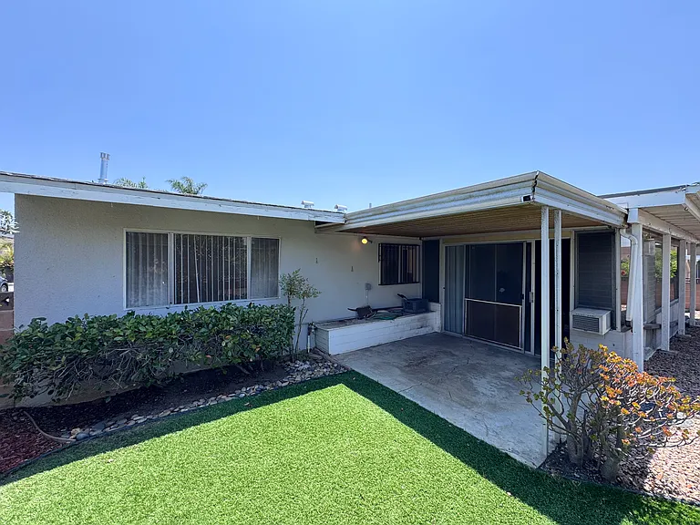 914 La Fiesta Way — Photo 28