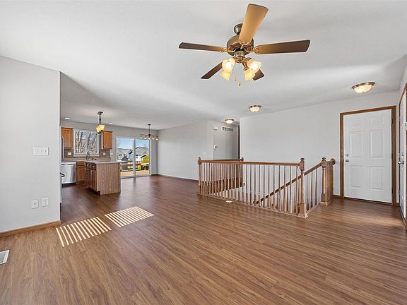 4th image of 205 Brookfield Ave