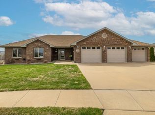 2101 Cheyenne Way, Dubuque, IA 52002