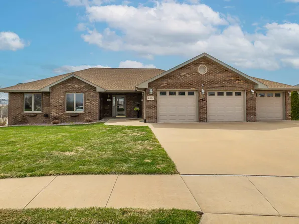 2101 Cheyenne Way, Dubuque, IA 52002
