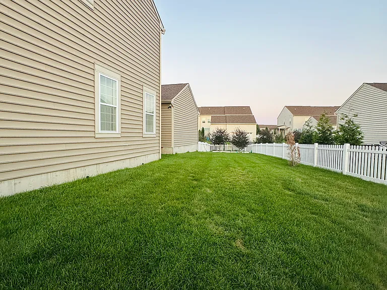 2816 Mondrian Ln — Photo 24