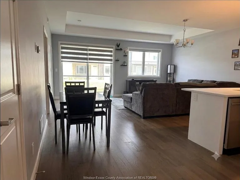 700 Elliot Point Rd — Photo 3