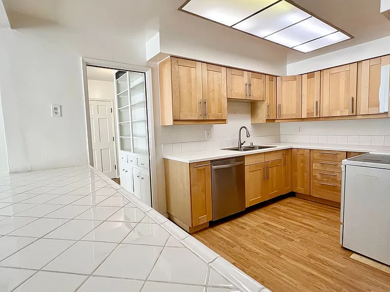631 N Harvard Ave — Photo 7