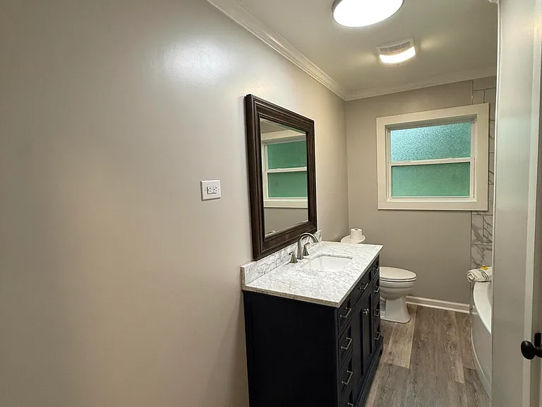3618 E Admiral Doyle Dr — Photo 16