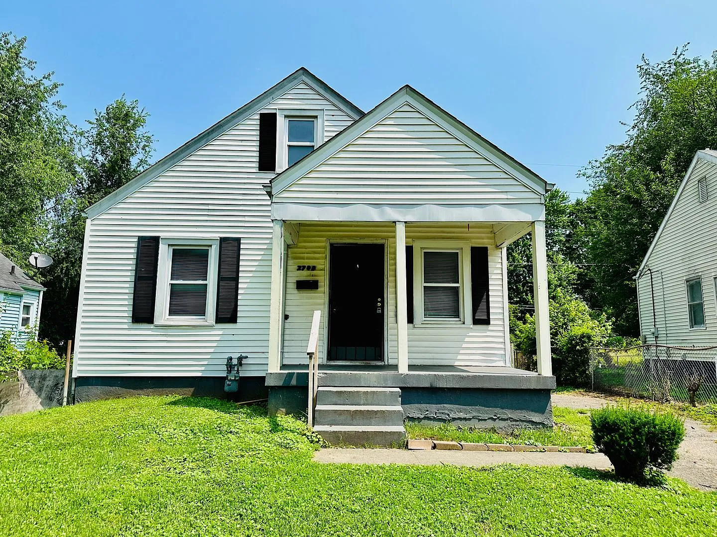 2703 Narragansett Dr photo 1