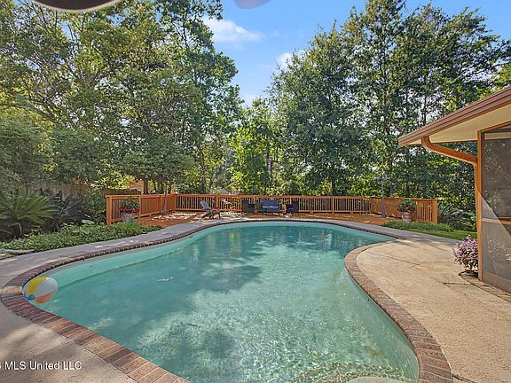 2nd image of 615 N Haven Dr