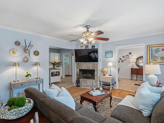 3rd image of 1005 Bardill Ln