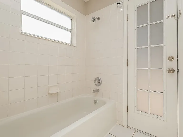 3720 Hollow Wood Dr — Photo 18