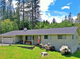 225 Surrey Dr, Grants Pass, OR 97526