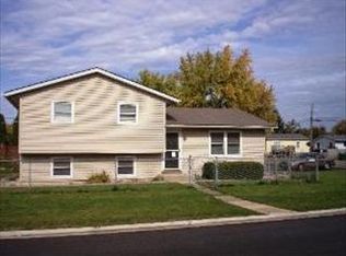 1512 Leslie Ave, Round Lake Beach, IL