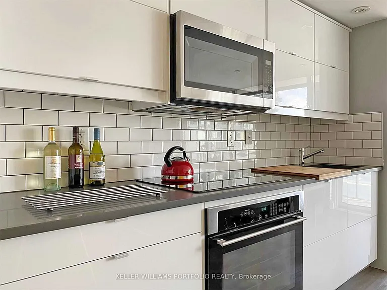 4K Spadina Ave #1618 — Photo 3