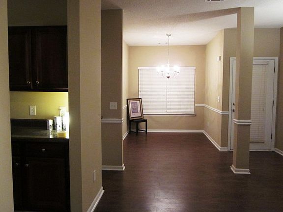 4th image of 371 Haverhill Ln