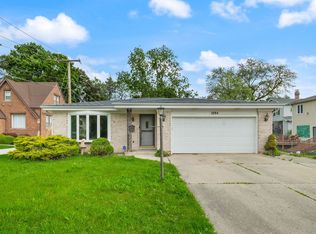 1094 E Algonquin Rd, Des Plaines, IL 60016