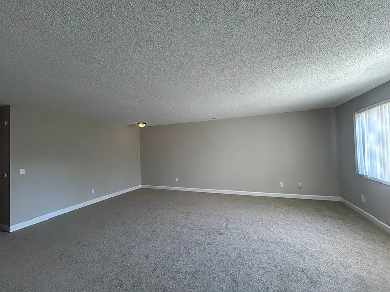 Candlelite Apartments — Photo 97