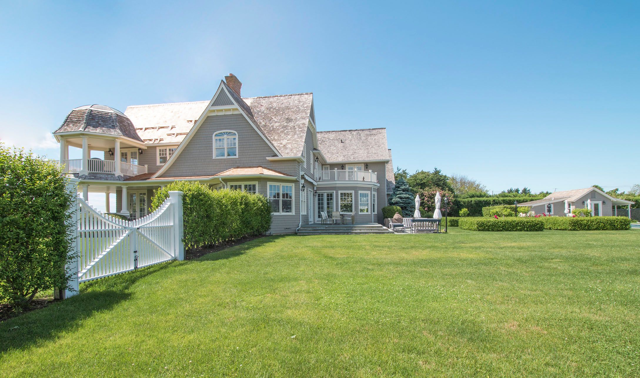 565 Daniels Ln, Sagaponack, NY 11962 Out East