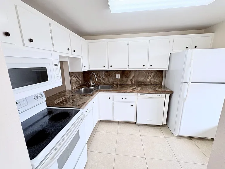 6070 NW 64th Ave #204 — Photo 4