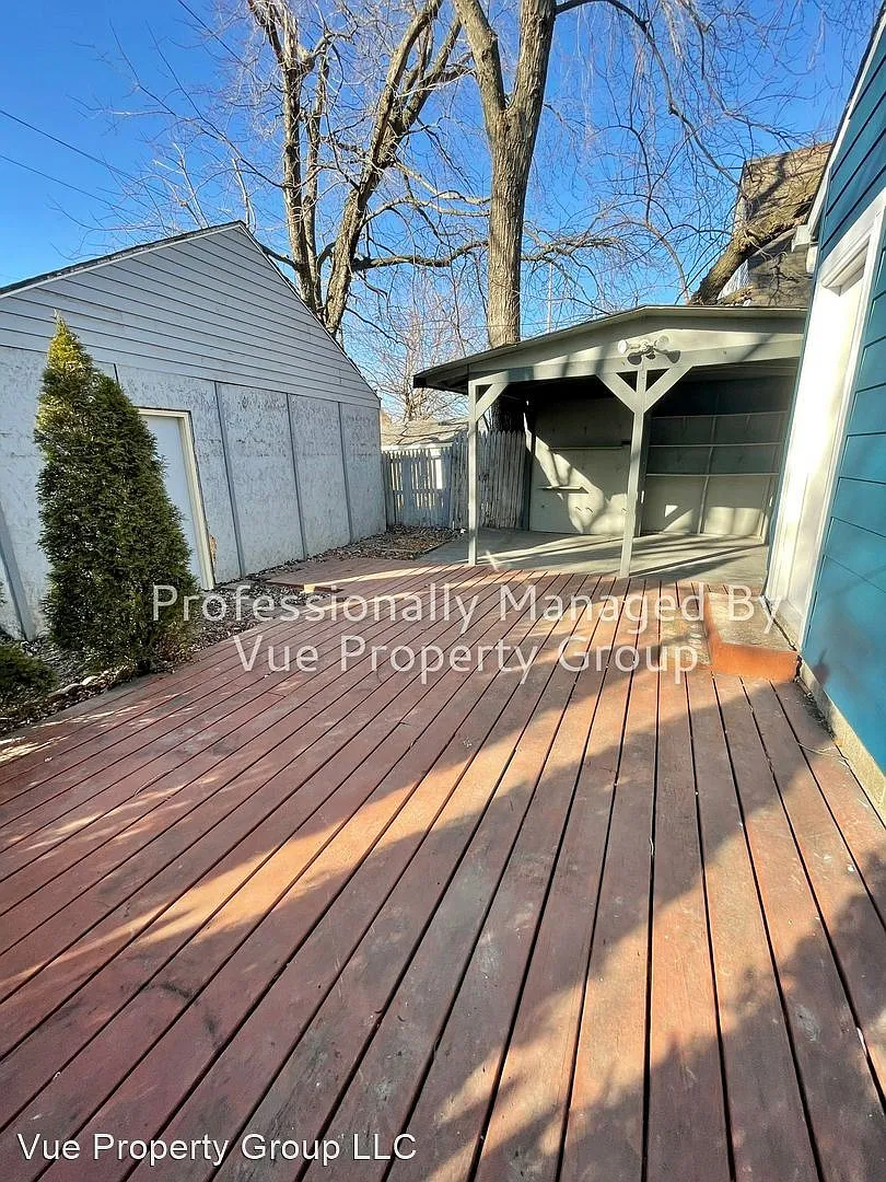 1820 Olive St photo 1